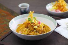 Northern Thai Curry Noodle with Chicken (Khao Soi)